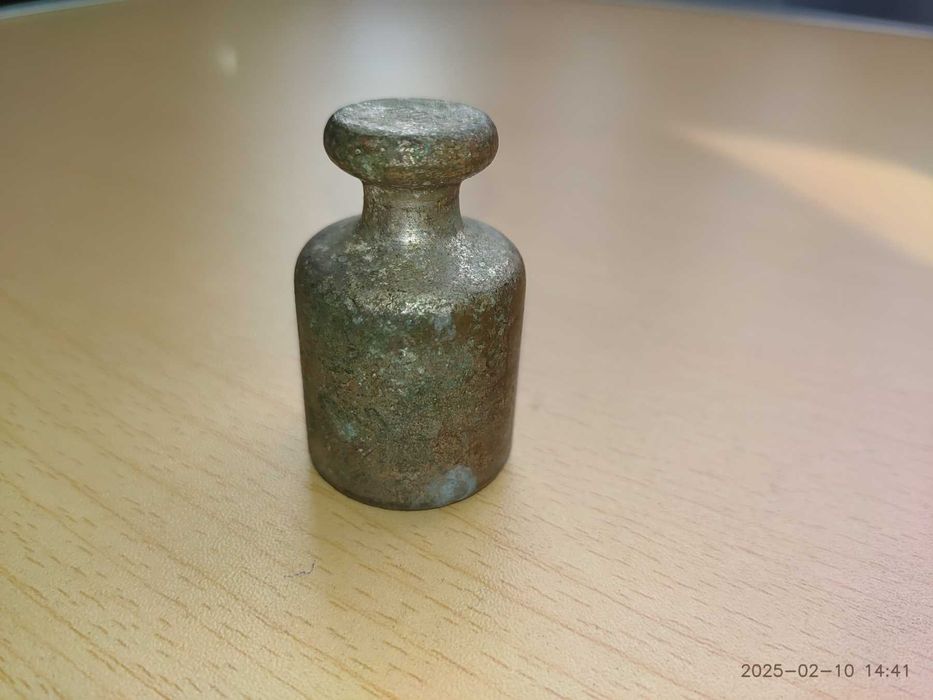 Гиря маленька повірочна