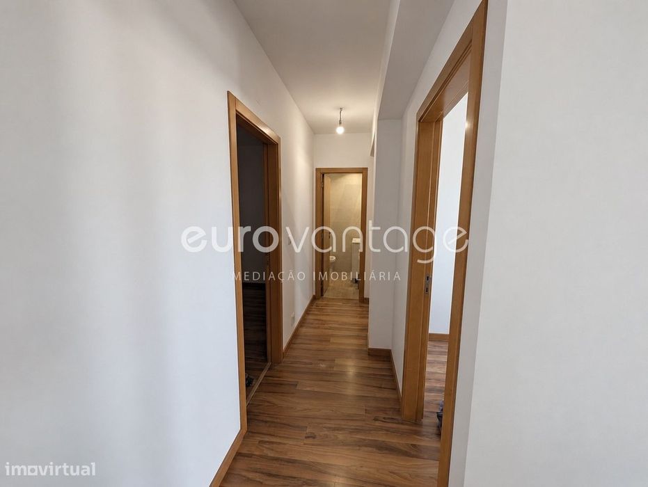 Apartamento T2+1 com 2 Garagens & Sótão | Casal dos Matos, Pousos,...