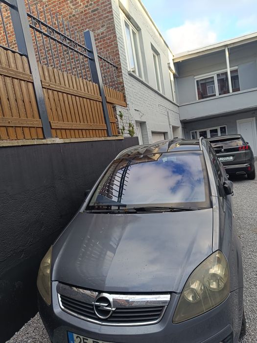 Zafira  top com teto panorâmico .Motivo de mudança
