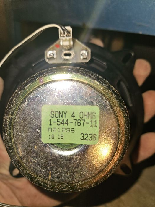 Динамик SONY. Идеальное состояние