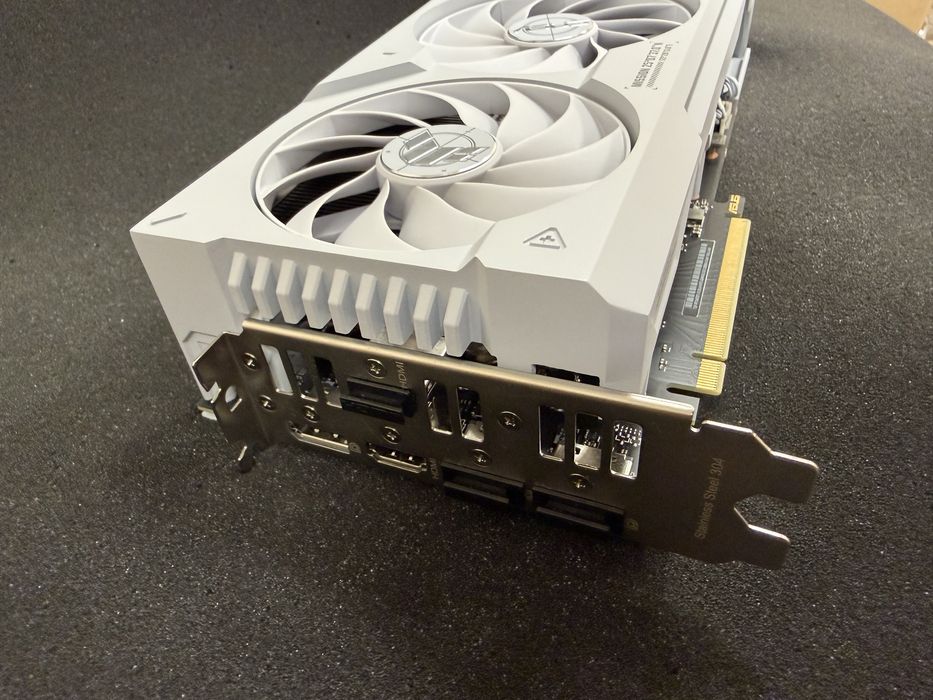 Asus tuf RTX4070ti 12gb white