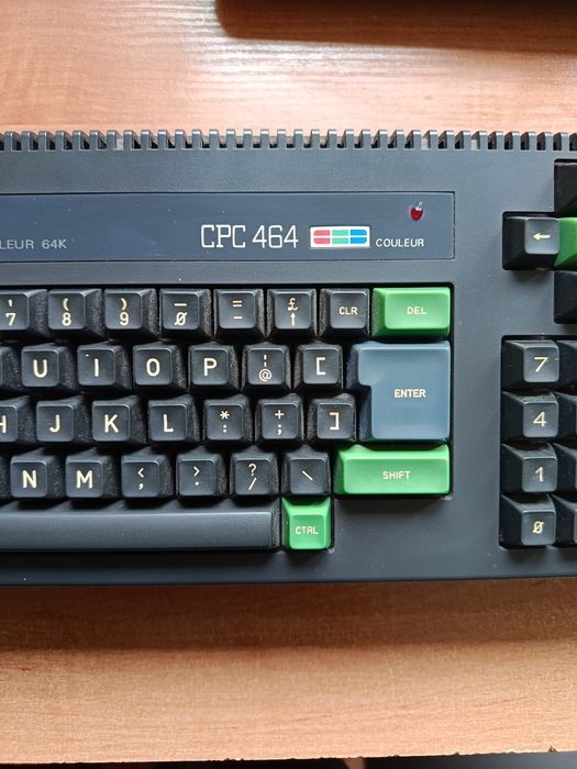 Komputer amstrad cpc 464
