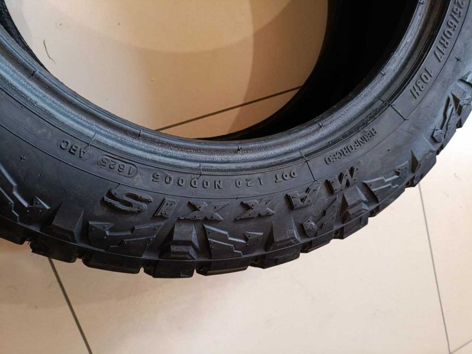 Пара шин б/у 225/60R17 103H Maxxis Razr AT