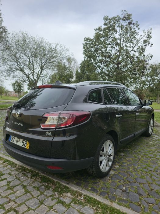 RENAULT Megane III Grandtour 1.5 dCi Diesel 110 cv

Dies