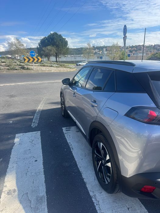 Peugeot e-2008 allure 50kwh