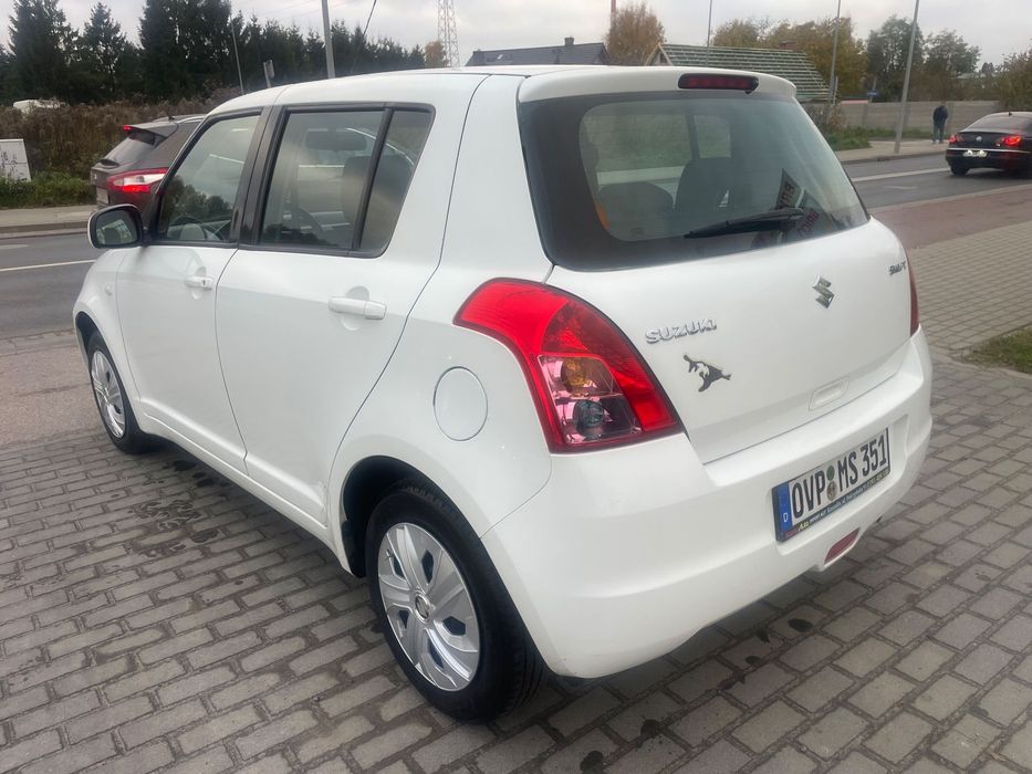 Suzuki Swift Auto po oplatach w kraju