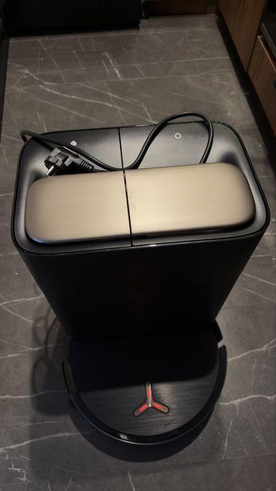 Robot sprzątający czarny Ecovacs Deebot X9 Pro omni