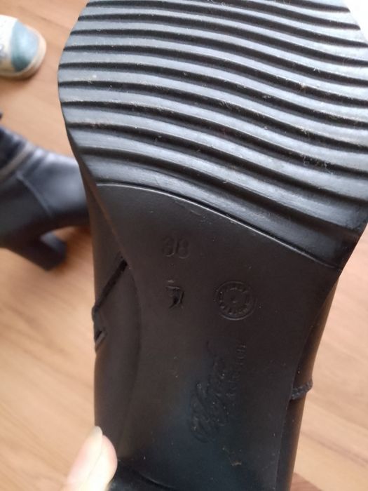 Чоботи зимові 37р