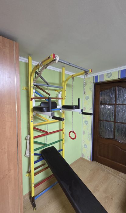 Шведська стінка в гарному стані