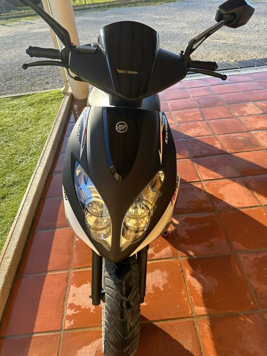 Scooter keeway como nova