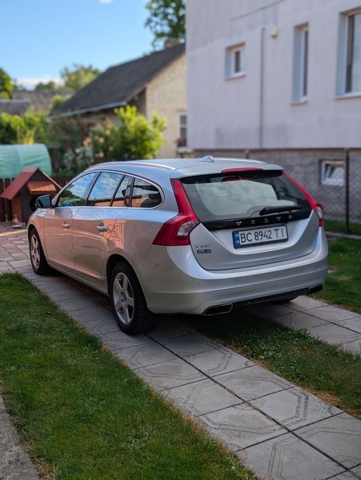 Volvo v60 2.0 t5