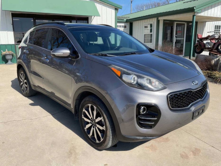 Kia Sportage EX      2019