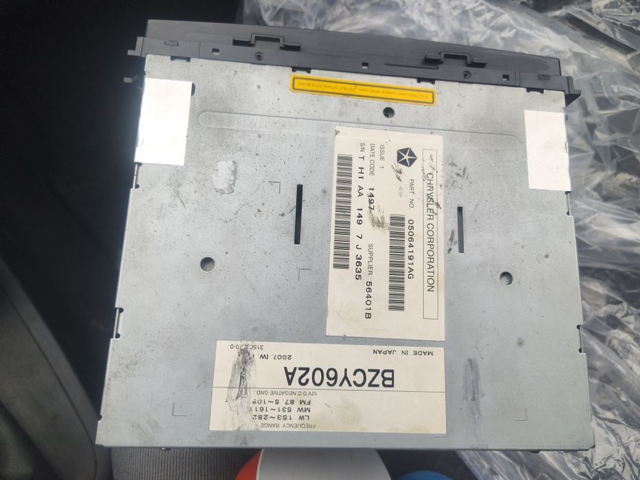 Uszkodzone Radio i CD chrysler bzcy602a nie załącza sie