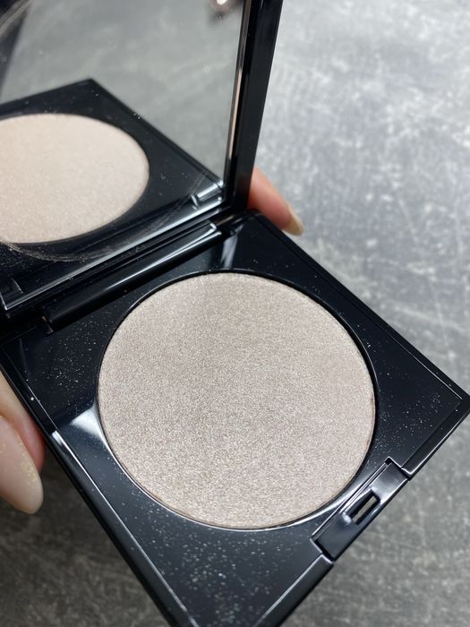 Nowy rozświetlacz Pat McGrath Labs Divine glow