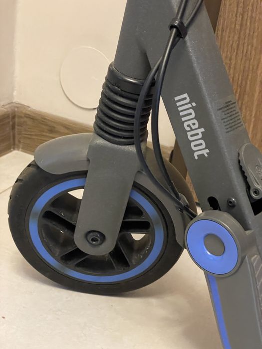 Hulajnoga elektryczna Ninebot Segway KickScooter E10