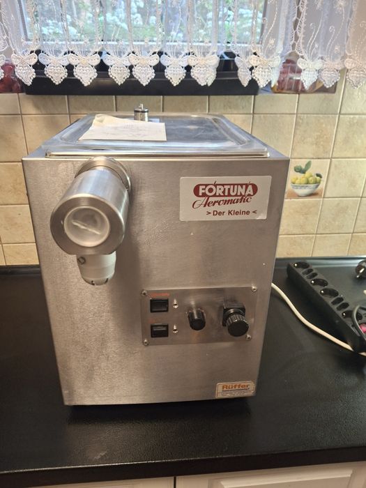 FORTUNA Automat , maszyna  do bitej śmietany