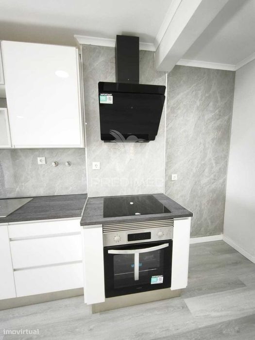 Apartamento T2 Remodelado com Arrecadação e Vista Rio – Setúbal