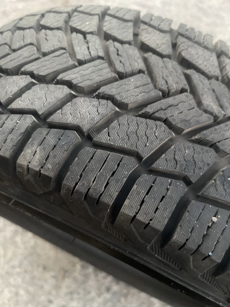 Зимові шини Michelin XIce Snow 205/55 R16 94H XL 3 700 грн