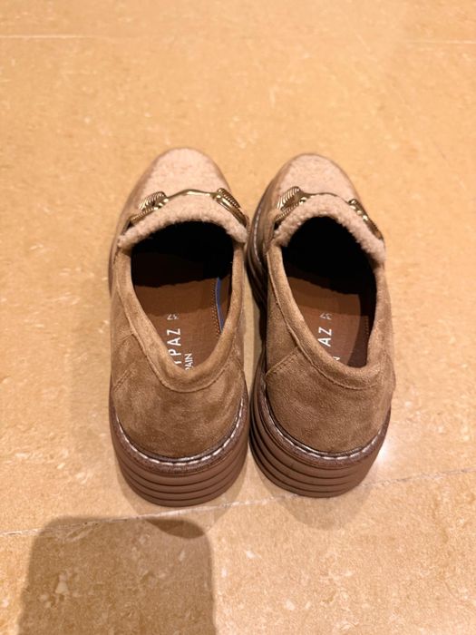 Sapatos mocassins de camurça