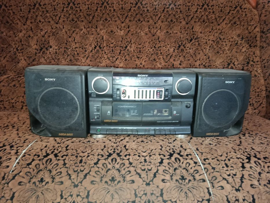 Sony CFS-717S вінтажна магнітола