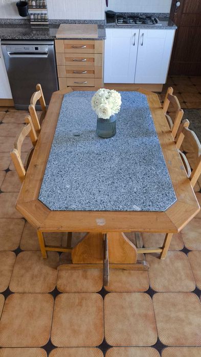 Mesa cozinha com 4 cadeiras madeira