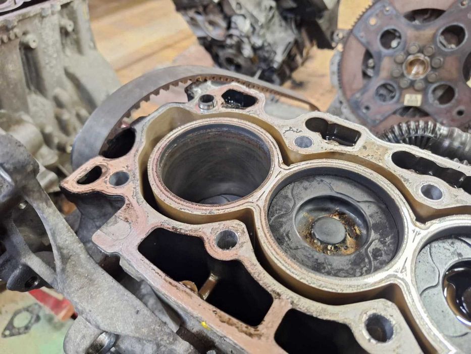 Bloco de motor usado G8DB FORD FOCUS 1.6 TDCI 110CV PSA CITROEN PEUGEOT VOLVO MAZDA 90CV