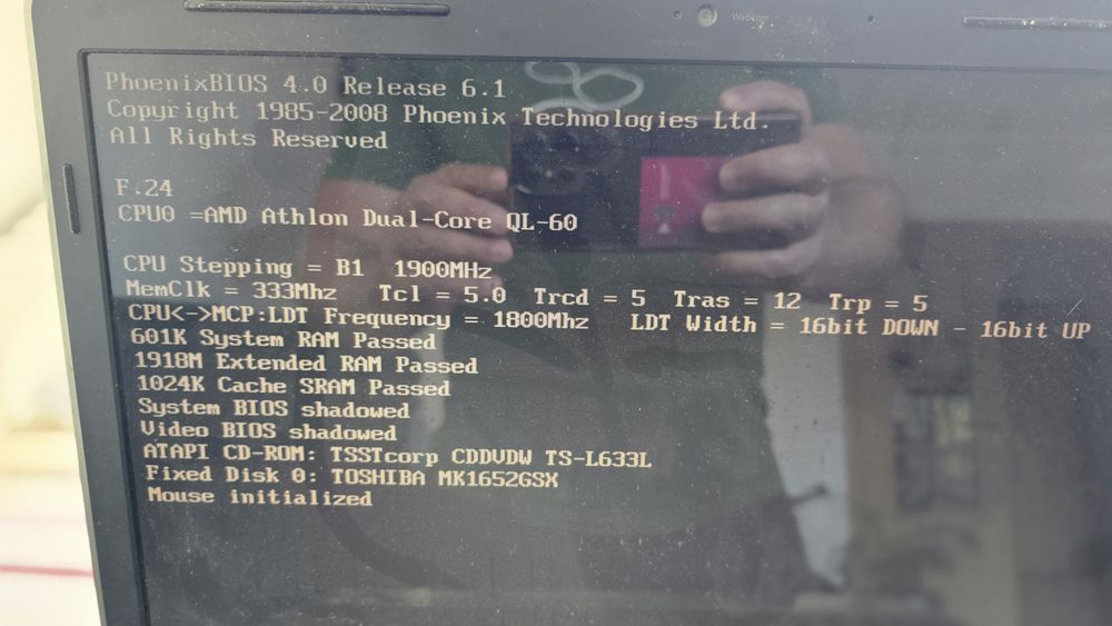- Portátil Compaq Presario – Para Peças (Completo + Carregador)