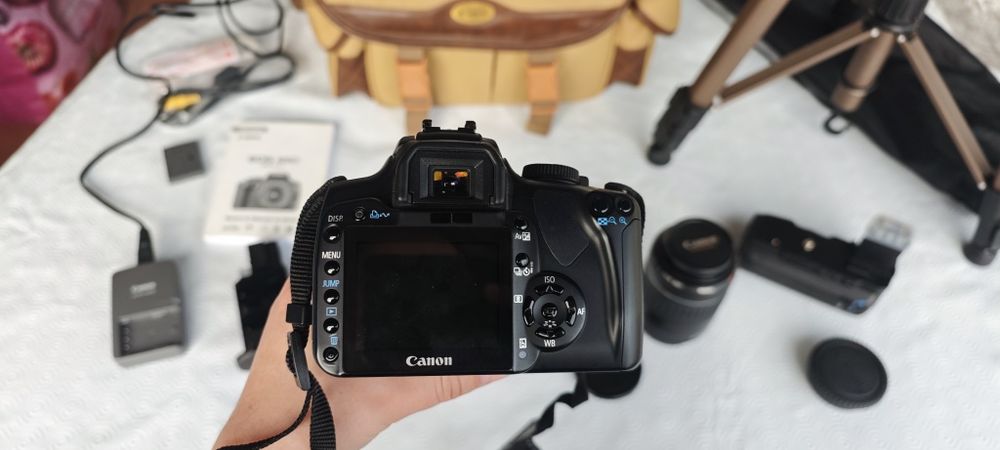 Máquina Fotográfica Canon EOS 400D + Objetiva + mala + pack baterias