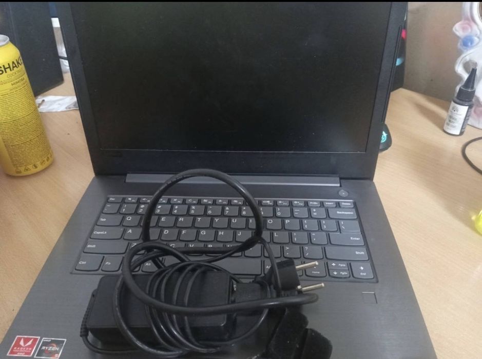 Ноутбук Lenovo/Ryzen 5/Vega8/Ram8gb/Ssd m2 NvMe Pcie 256gb