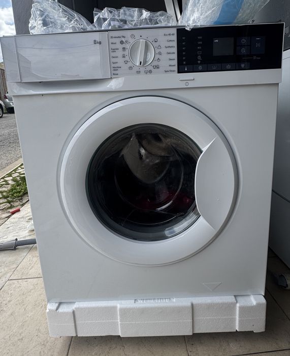 Máquina de Lavar Roupa Encastre ELECTROLUX EN7F4842OF (8 kg - 1400 rpm