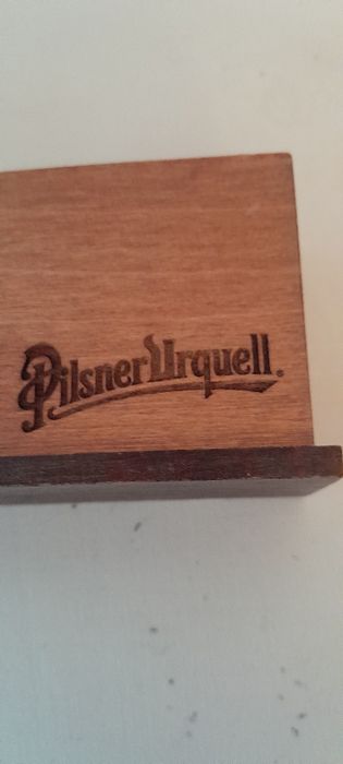 Wizytownik drewniany z napisem Pilsner