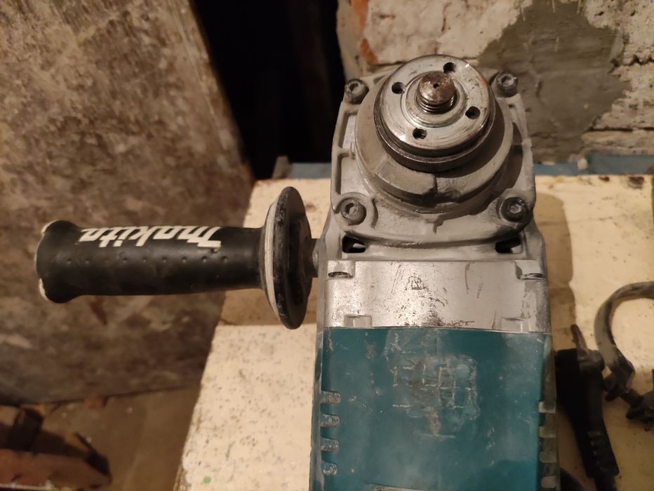 Болгарка 230 Makita GA9020 2010