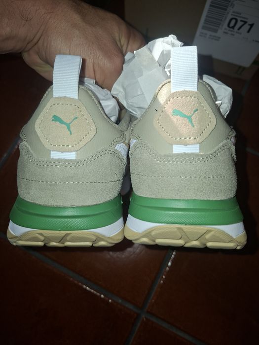 Sapatilhas / Ténis Puma R22