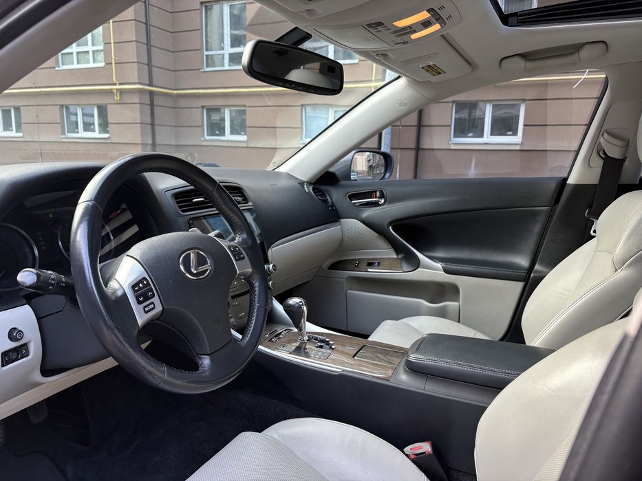 Lexus IS250 AWD 2012 - 177 тис. км, газ/ бензин