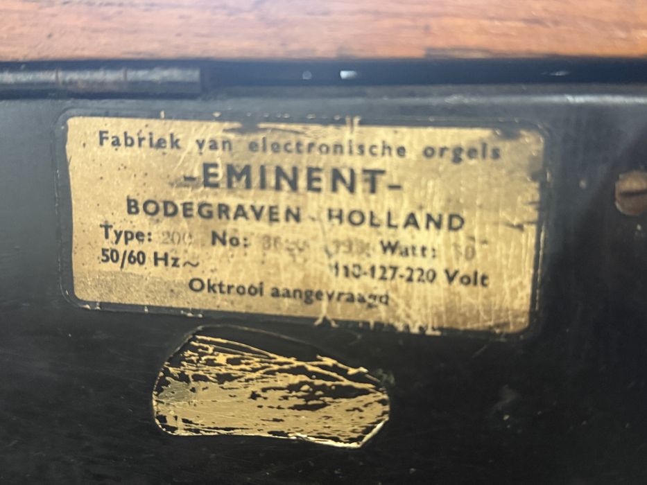 Organy klawisze zabytek eminent 200