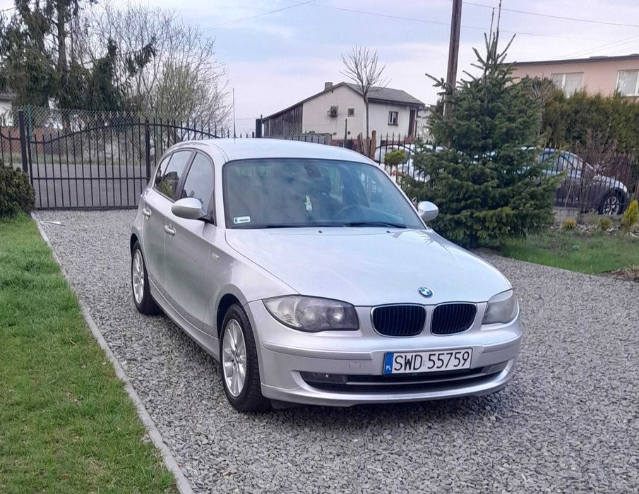 Sprzedam samochód osobowy BMW seria 1