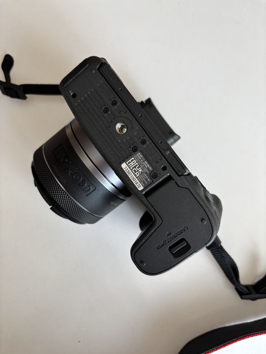 CANON EOS RP + RF 50mm f/1.8 STM — стан нового!