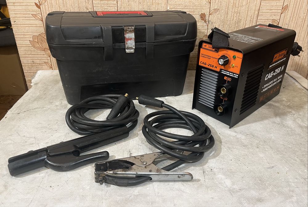 Зварювальний апарат Дніпро-М САБ-258 Н | 5,5 кВт | кейс