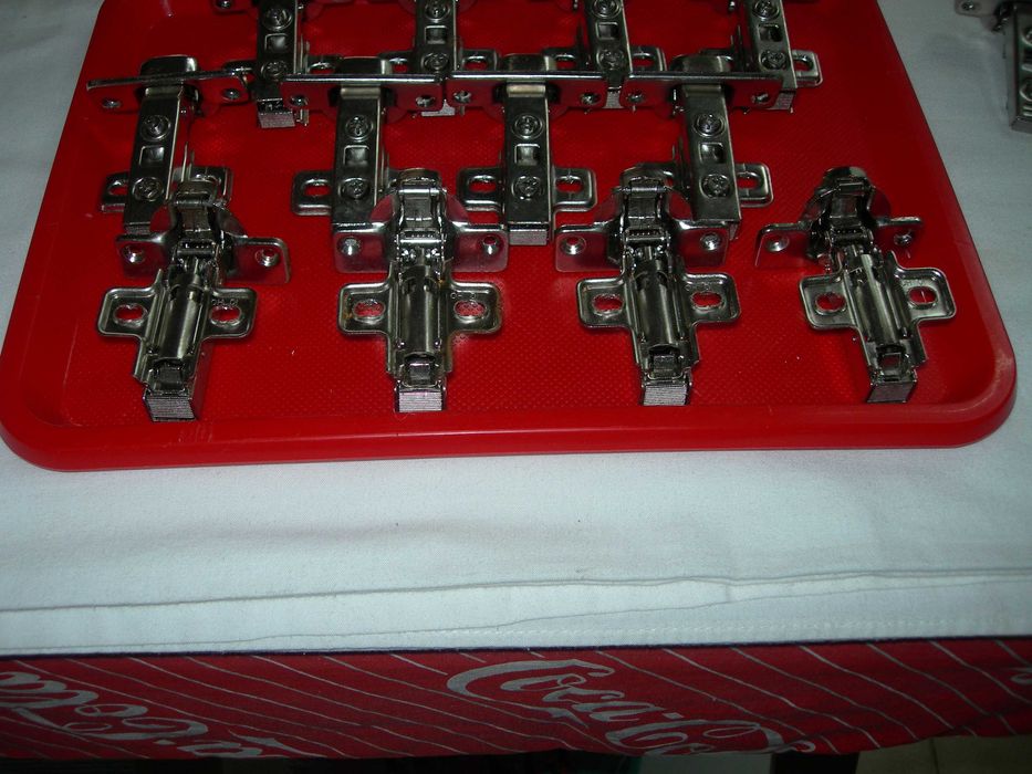 Dobradiças cozinha.64585035800194121