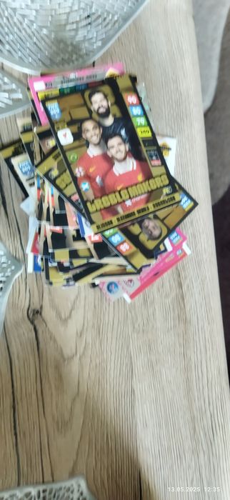 Wymienię karty piłkarskie panini