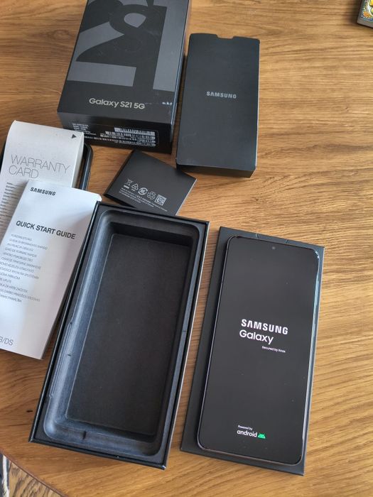 Smartfon Samsung Galaxy S21 5 G  LTE 8GB , 128 GB
