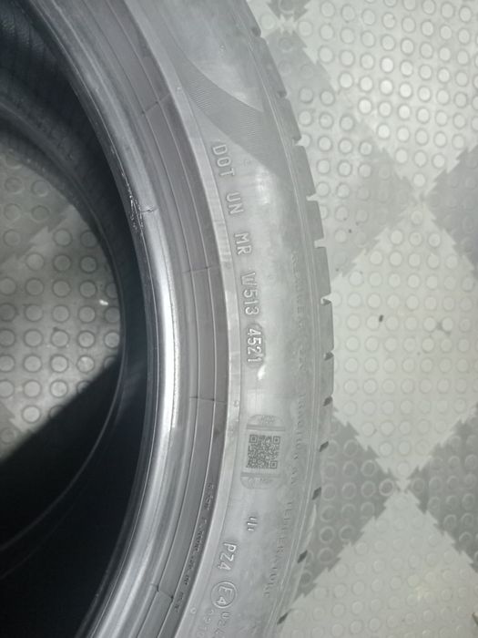 Продам два ската разноширокие оригинал BMW