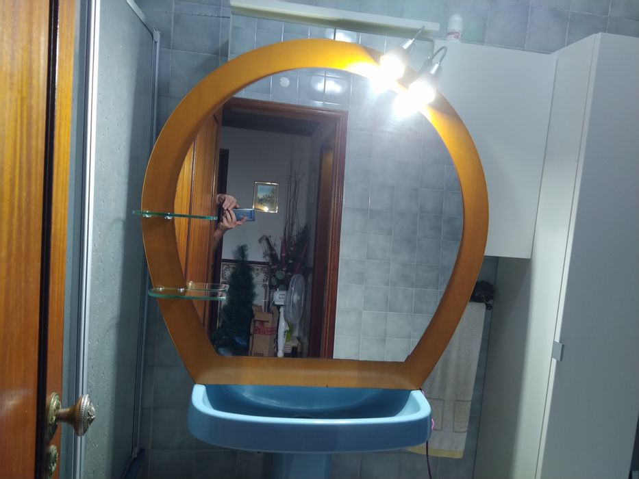 Espelho de casa de banho WC duas prateleiras casa quarto apartamento.