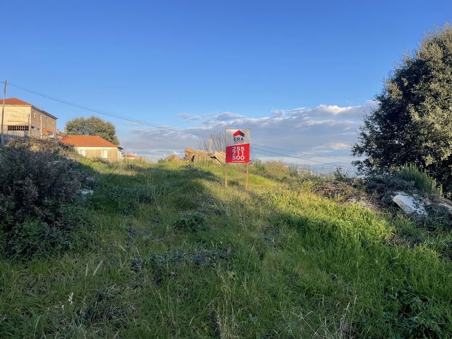 Terreno para construção em Canelas
