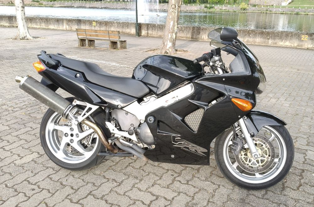 Honda vfr 800 fi V4