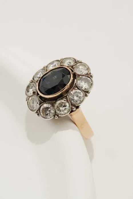 Złoty pierścionek z brylantami i Szafirem 1.92 ct