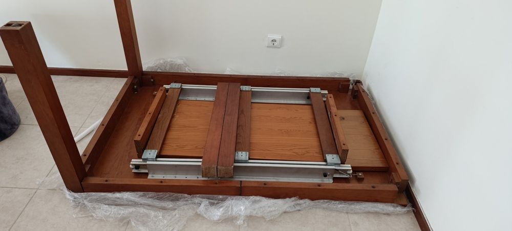 Extendable Solid Wood Dining Table with 4 Chairs64752116502913121