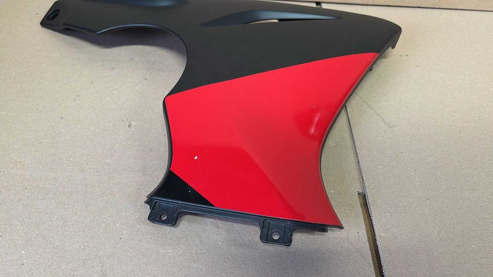 【ホウキ頭】 Suzuki GSX-R GSXR 1000 K7 K8 pług lewy owiewka plastik lewy za