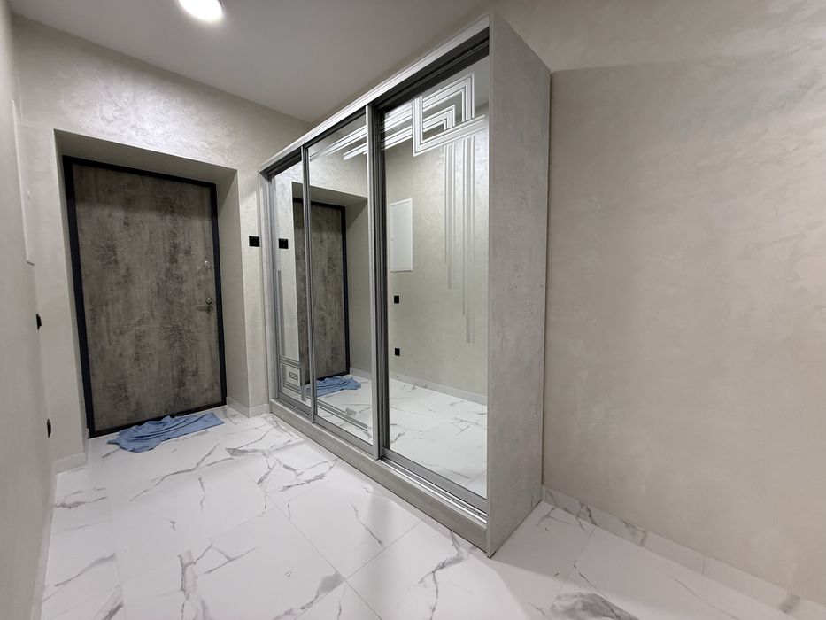 Здається 2-х к квартира в центрі, перша здача, жк закритого типу