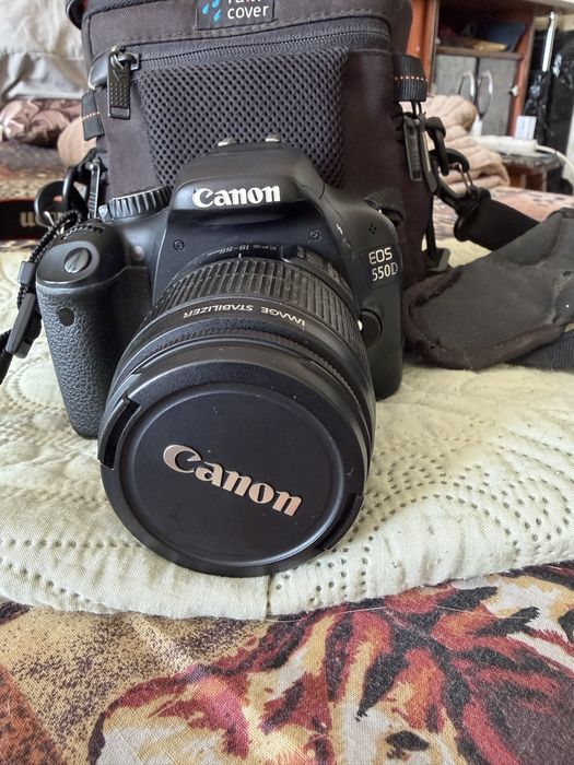 Фотоапарат Canon EOS 550D